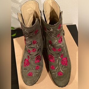 Jambu Lola Boot